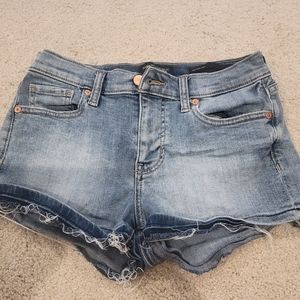 Banana Republic Premium Denim midrise jean shorts 25" waist 3" inseam